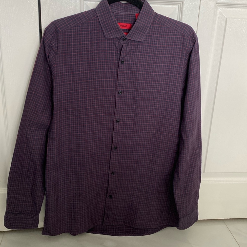 HUGO Slim Fit Neck 15 Arm 32/33 (size 38)